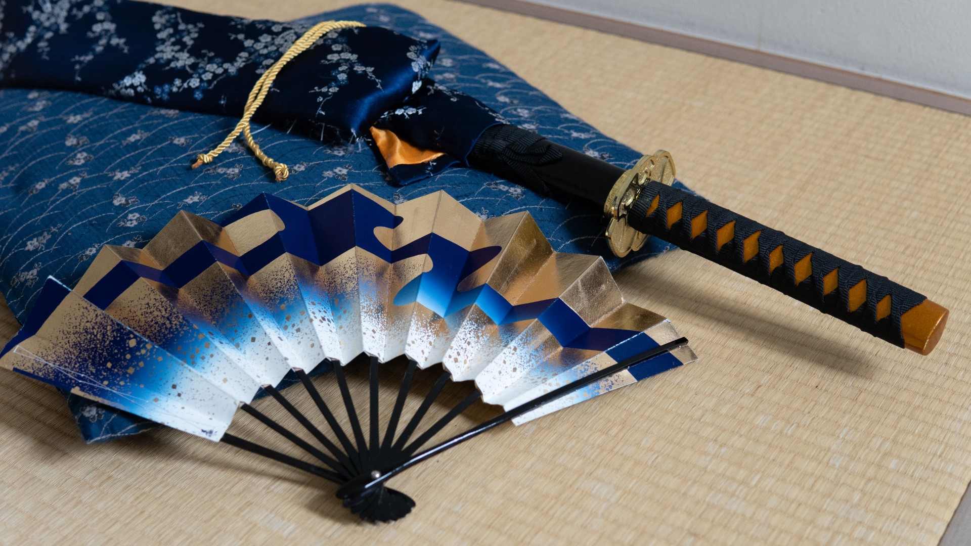 Traditional props & accessories
